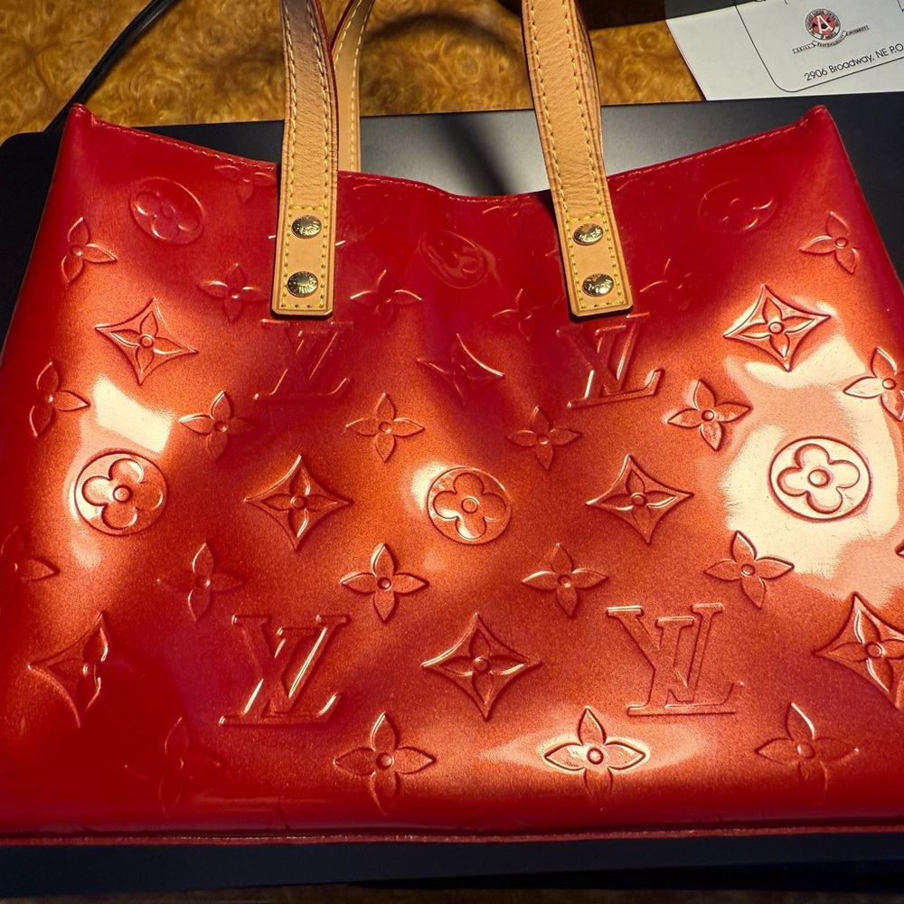 Louis Vuitton Reade PM Vernis Monogram Tote